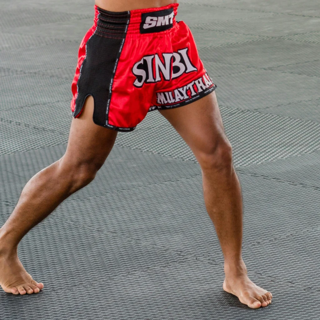 泰拳教室網站-裝備介紹-打赤腳練習